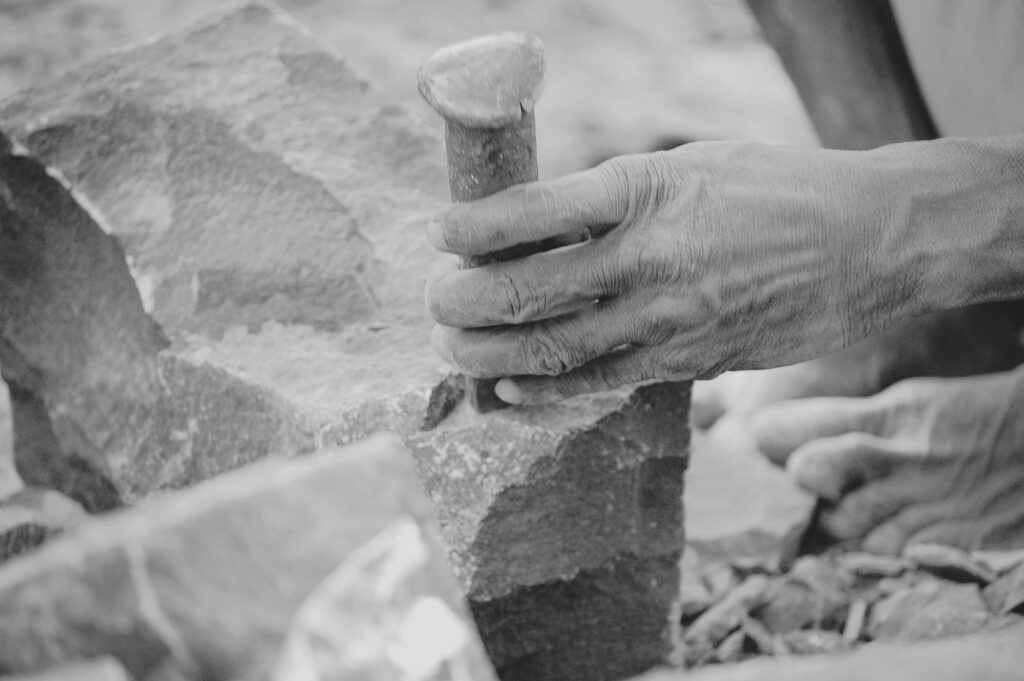 Artisan de la Pierre en 2025 : Tradition, Créativité et Pérennité