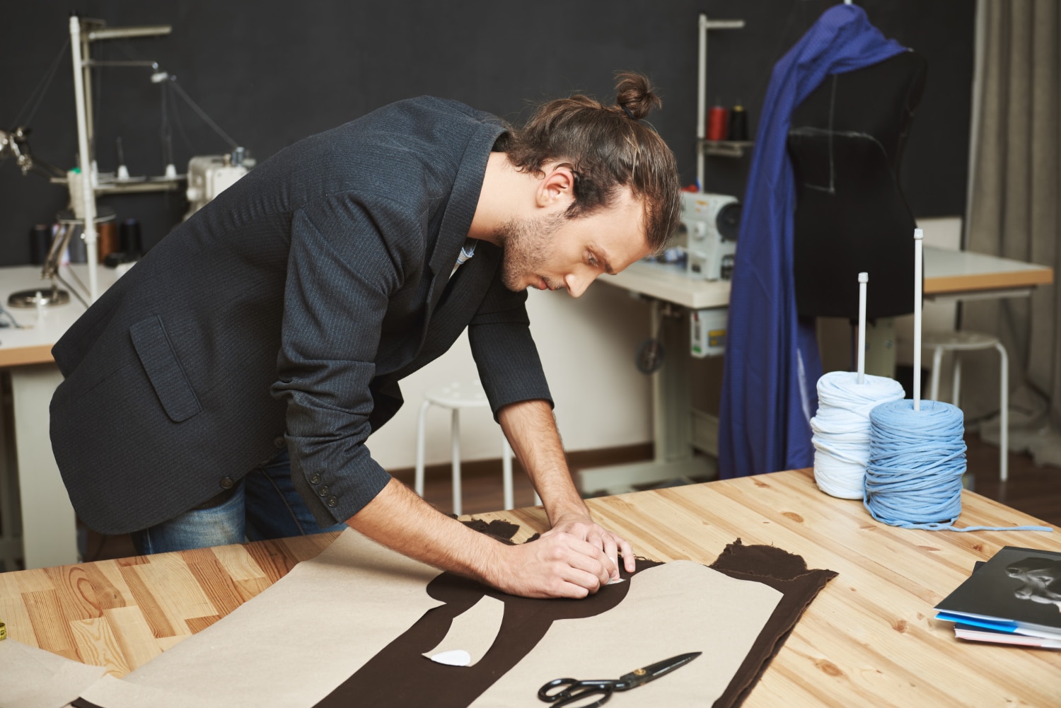 Innovation et Métiers d'Art : Comment Tradition et Modernité Façonnent l'Artisanat de Demain