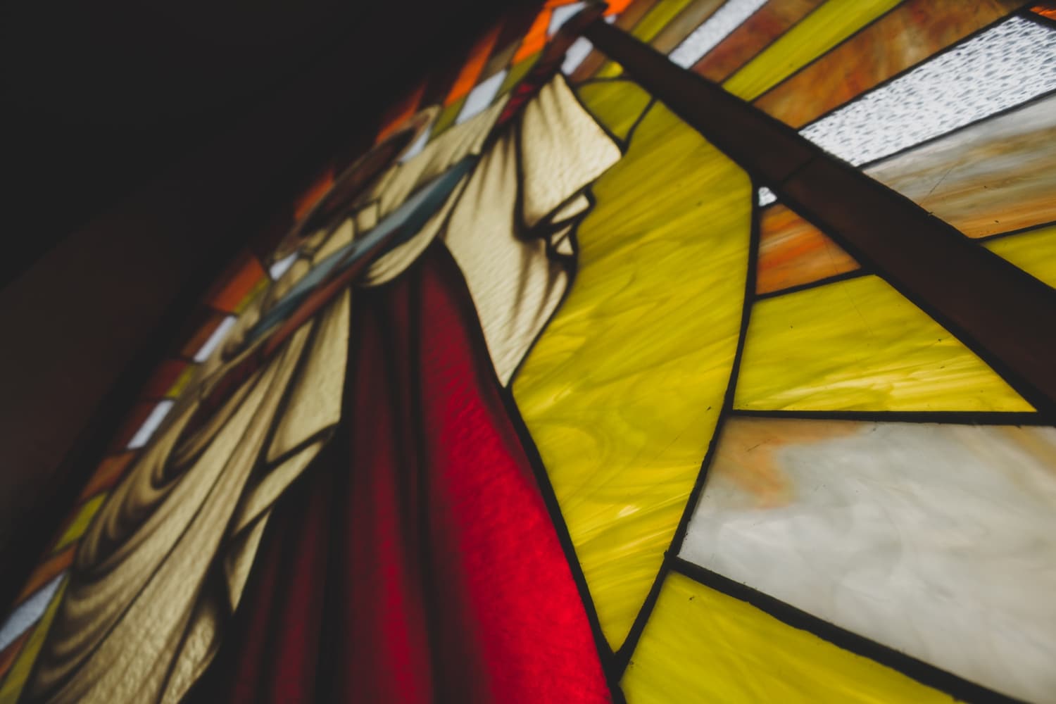 Comment Devenir Artisan d'Art Vitrailliste : Guide Complet