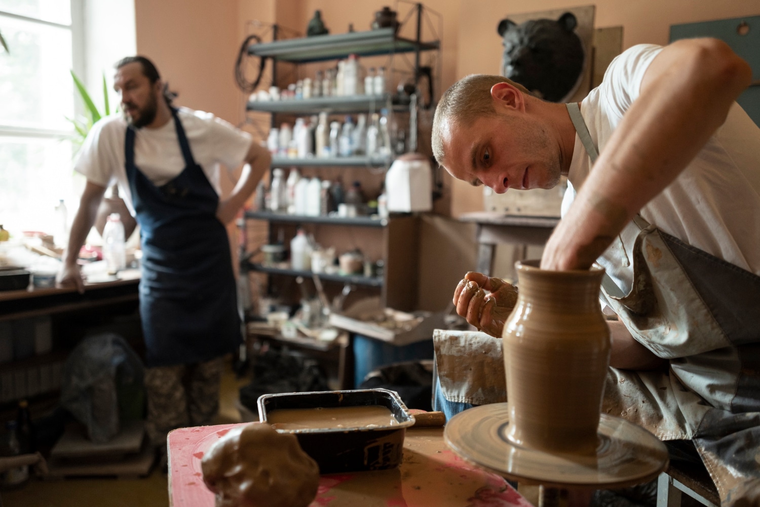 Tourisme et Artisanat d'Art : Voyage au Cœur du Savoir-Faire