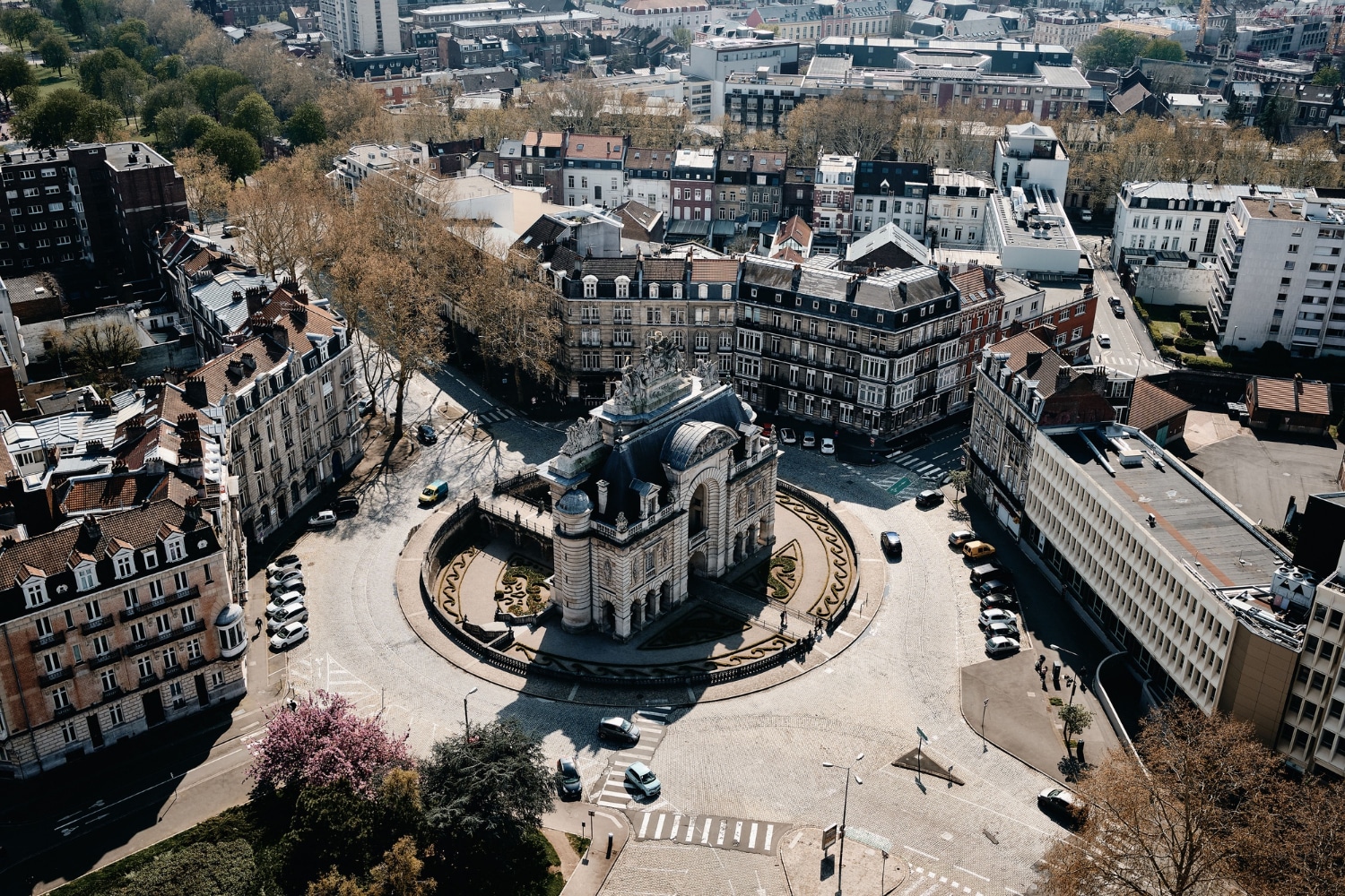 Comment Devenir Artisan d'Art à Lille : Un Guide Pratique