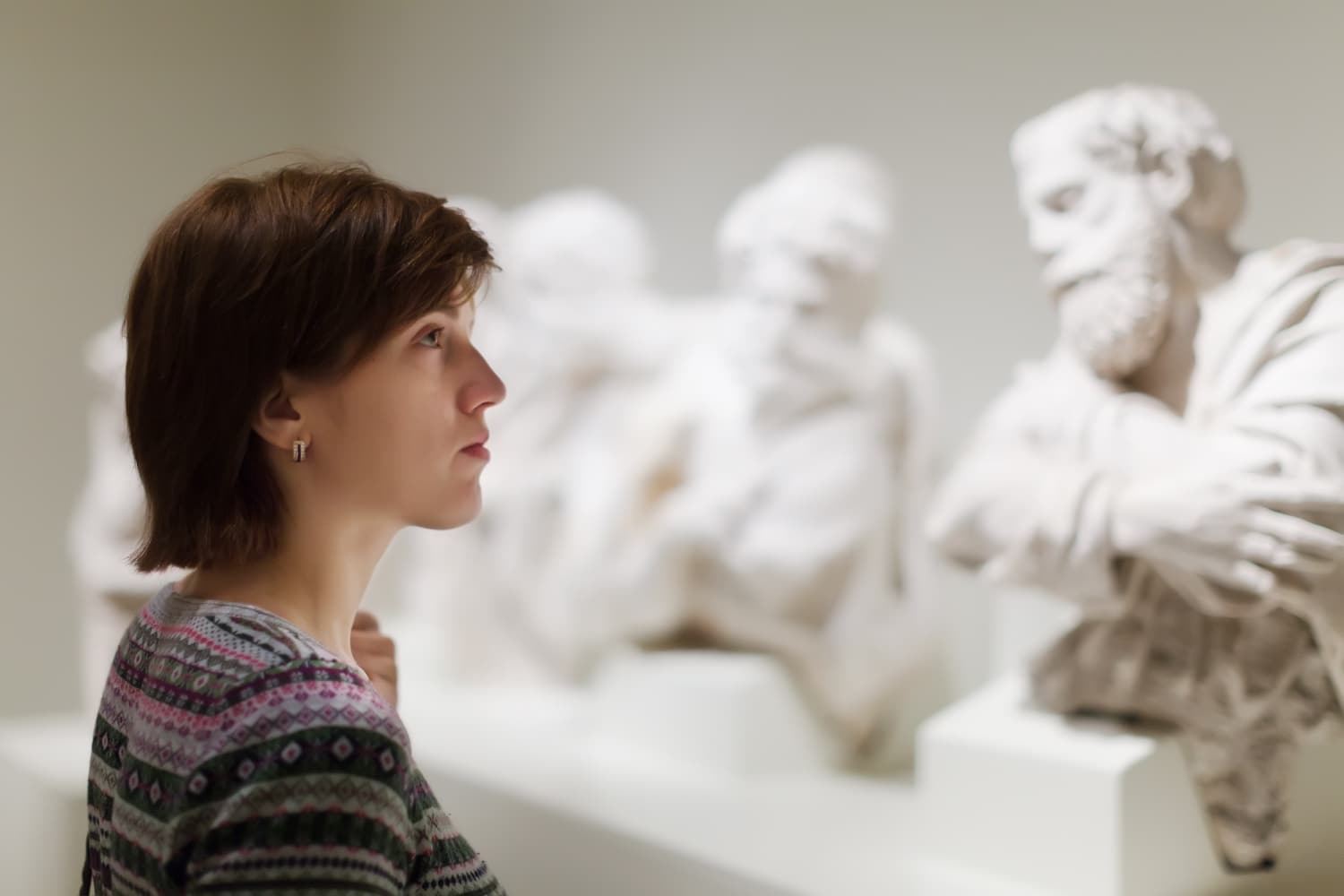 Les métiers d’art et la société : Évolution, Influence et Défis Féminins
