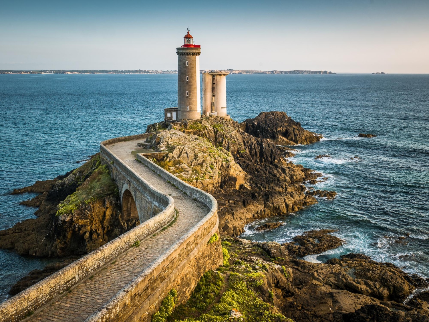Artisan d'Art à Brest : Histoire, Tradition et Innovation